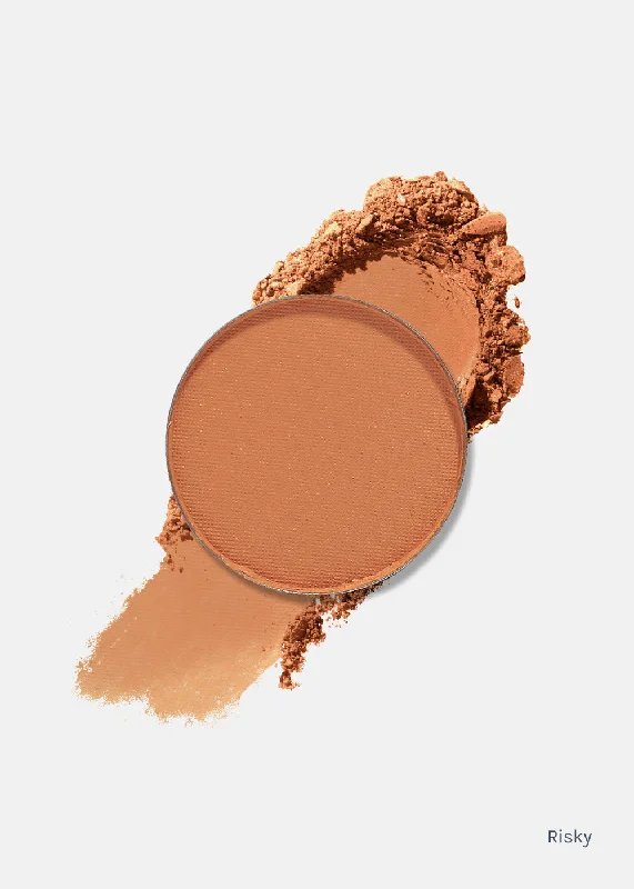 Weekend Discounts to Grab AOA Single Pressed Eyeshadow - Risky