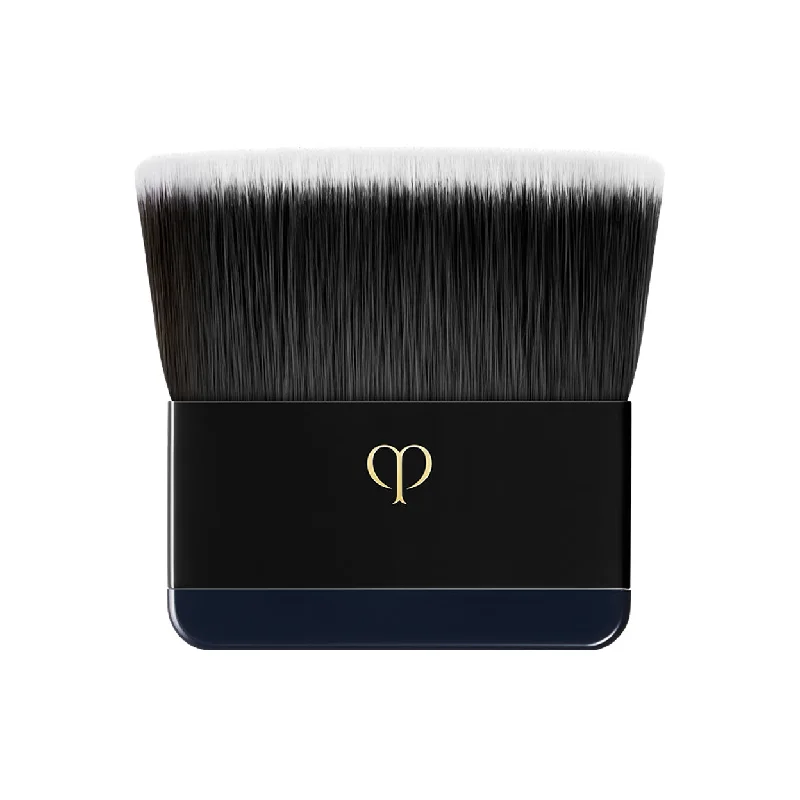 Bonus Offer Clé de Peau Beauté Brush (Powder Foundation)