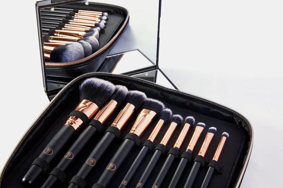 Fantastic Deals Lurella On The Move Brush Set And Travel Case